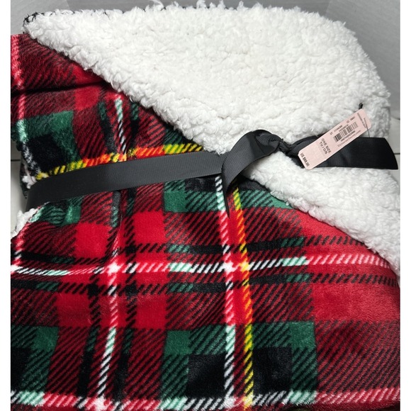 Victoria's Secret "Love Victoria" Sherpa Blanket Plush Red Plaid Throw Unopened - Picture 2 of 9